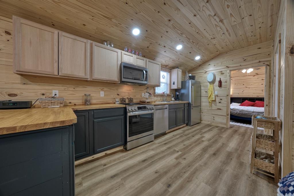 CORY MOREHEAD ADDN 33 - Residential