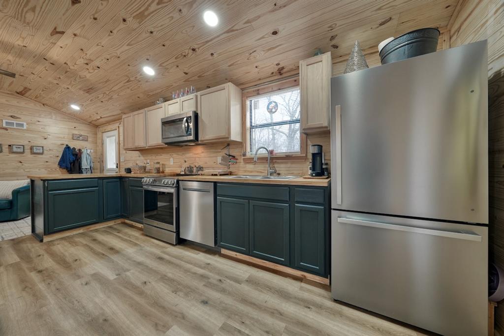 CORY MOREHEAD ADDN 33 - Residential