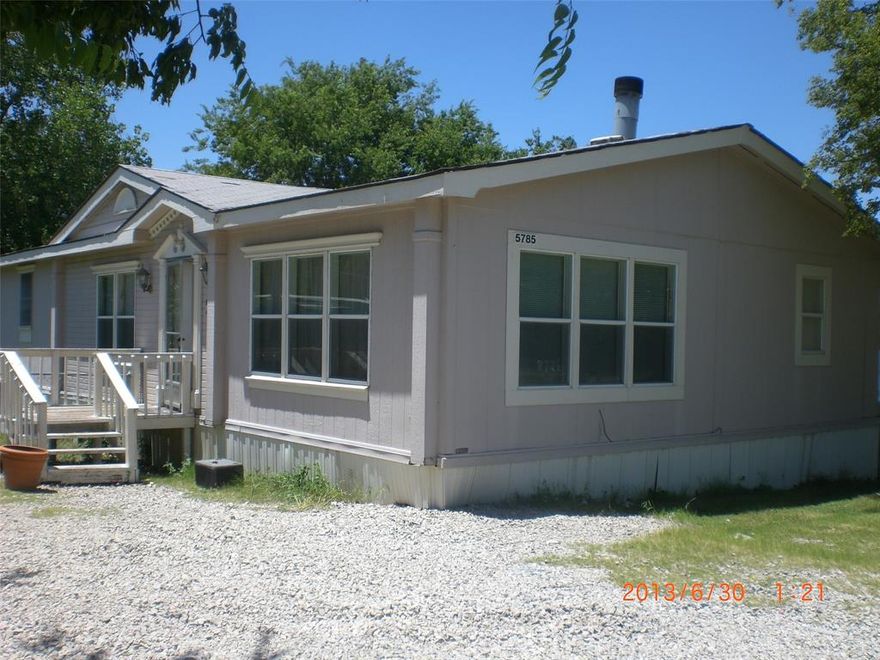 4 bed 2 bath and 2 living room single home built in 1993 off Preston and Lebanon, master suite has skylight, wood burning fireplace and fenced backyard, island in kitchen and tons of built-in cabinets, one mile away from Frisco Mall and close to everything!