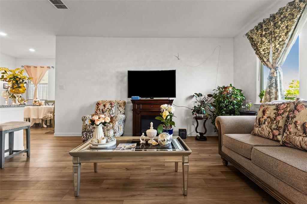 109 Laurenbrooke Drive