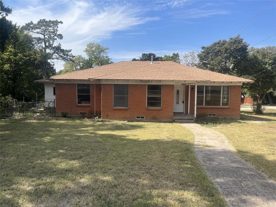 This home is ready for a new owner to handle the finishing touches! Great 4 bed, 2 bath home on a large corner lot in a great neighborhood! Over the next couple of weeks, the owner is installing kitchen cabinets, counters, windows, and appliances. TONS of potential! The home is close to major thoroughfares, shopping, and great schools. Don't miss this one!