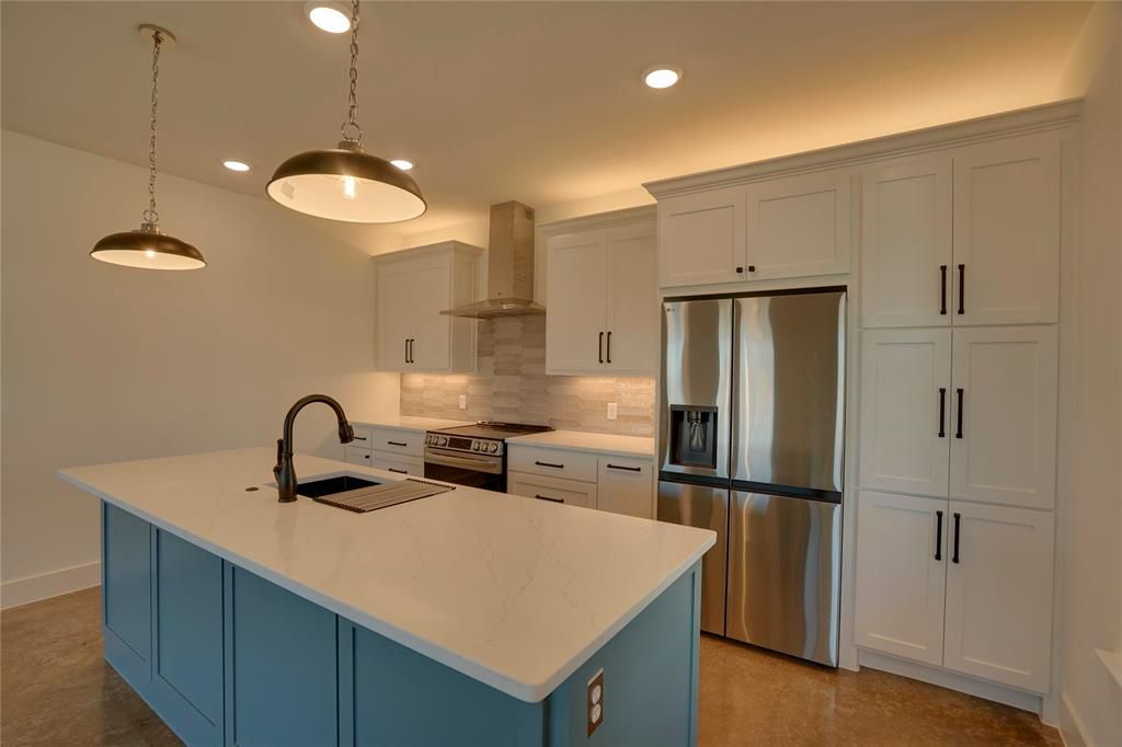 Photo of 211 Cardinal Woods Court, Granbury, TX 76049 (MLS # 21174304)