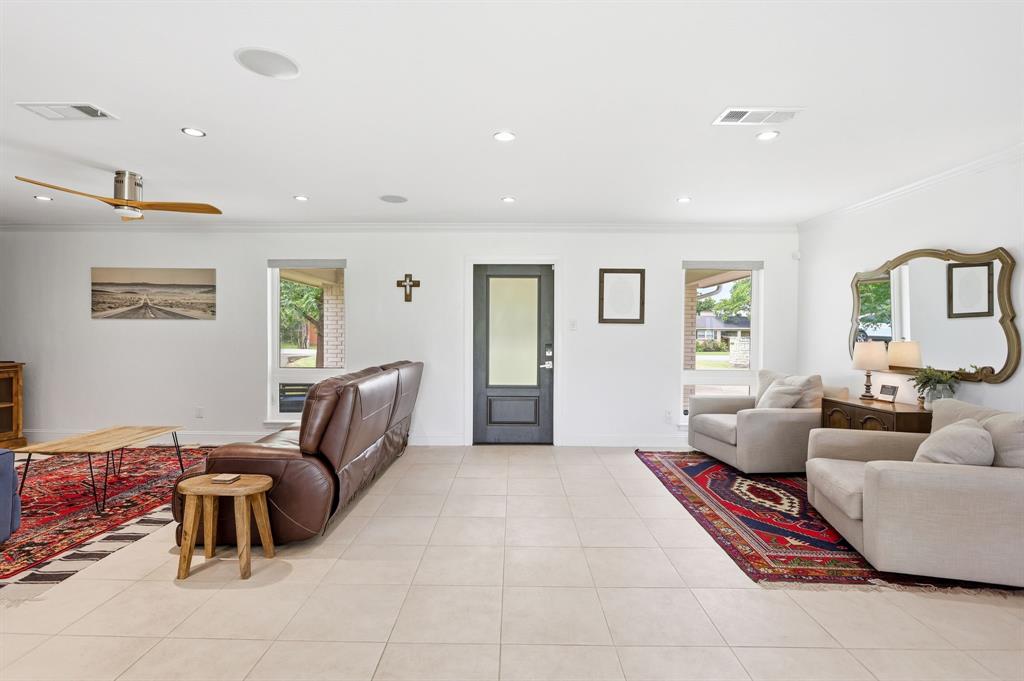 2815 Roosevelt Drive