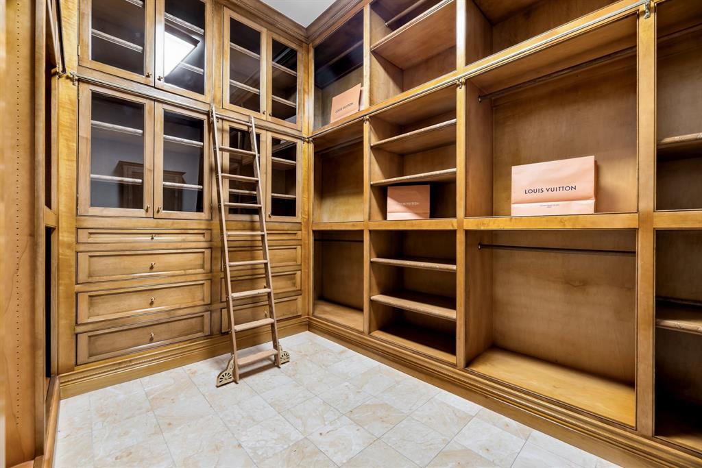 The Estates At Tour 18 Sec 1 - Residential