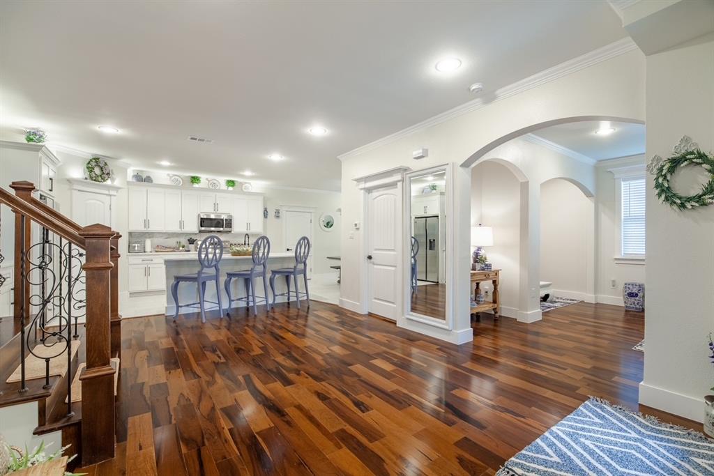 1501 Lakeview Drive