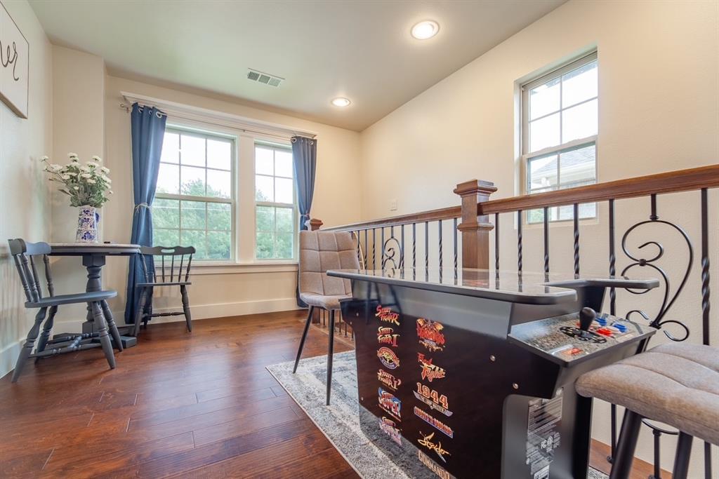 1501 Lakeview Drive