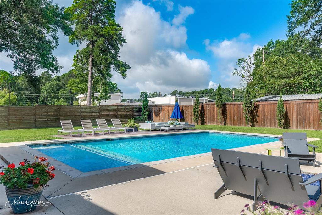 9460 Red Oak Lane