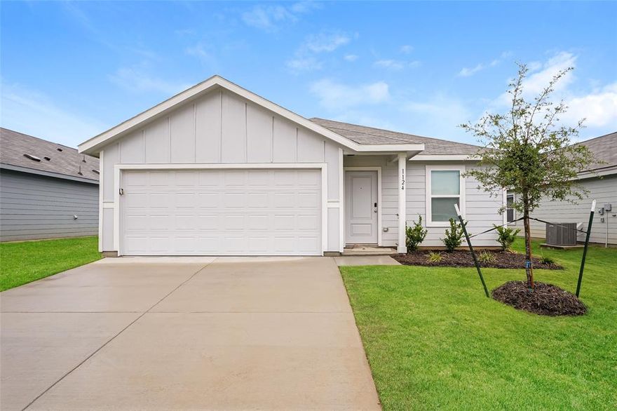 New Construction single-level home showcases a spacious open floorplan shared between the kitchen, dining area and family room for easy entertaining during gatherings. An owner's suite enjoys a private location in a rear corner of the home, complemented by an en-suite bathroom and walk-in closet. There are two secondary bedrooms along the side of the home, which are comfortable spaces for household members and overnight guests.