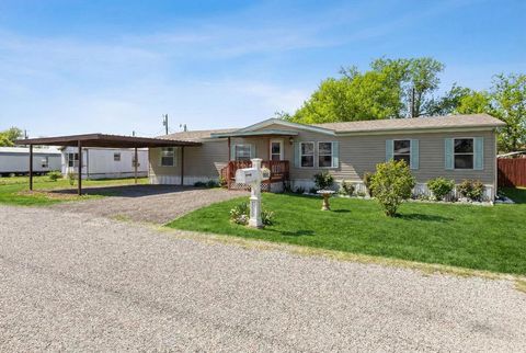 Photo of 900 Flamingo Road, Granbury, TX 76049 (MLS # 21195968)