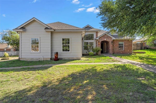 10100 SEVILLE CT, WACO, TX 76708 - Image df89b4f89835088918cf67355eb836a6/2104190872