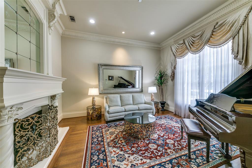 3084 Seneca Drive