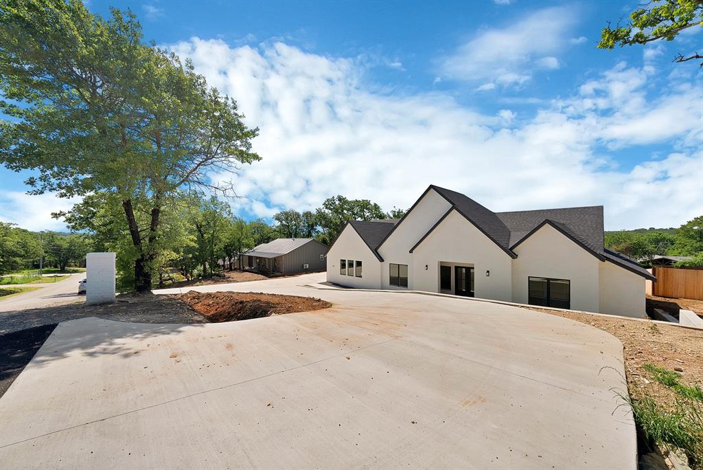 1405 Apache Court