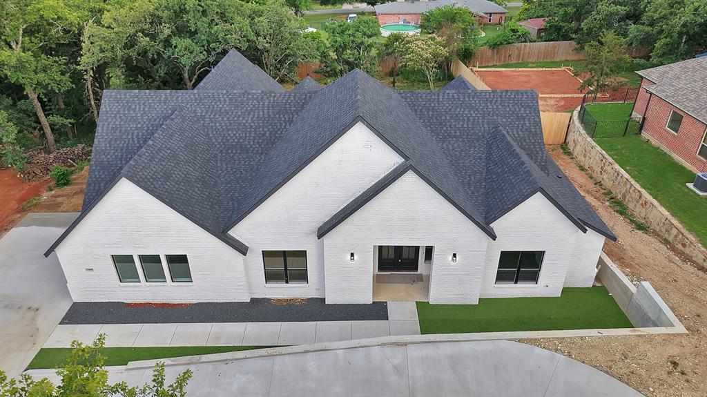 1405 Apache Court