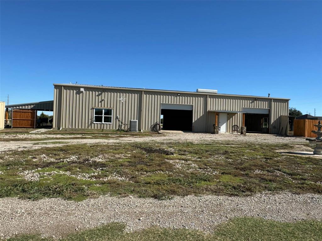 2077 N State Hwy 78