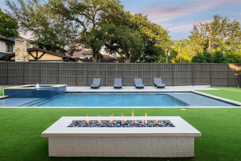 Jackson Heights 02 - Residential