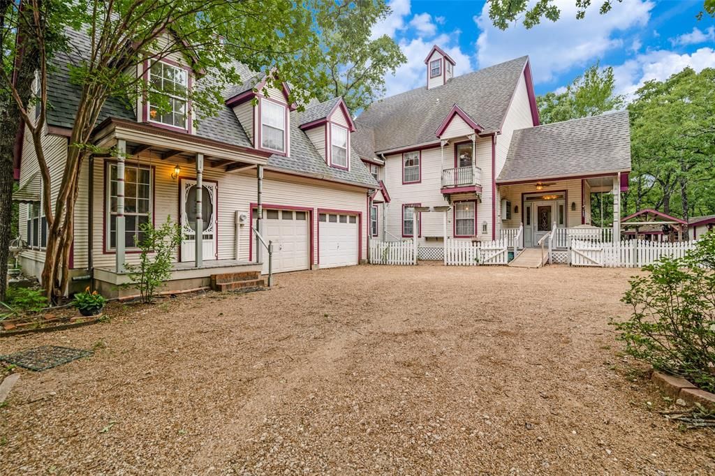 Photo of 10690 County Road 2450, Terrell, TX 75160 (MLS # 21252210)