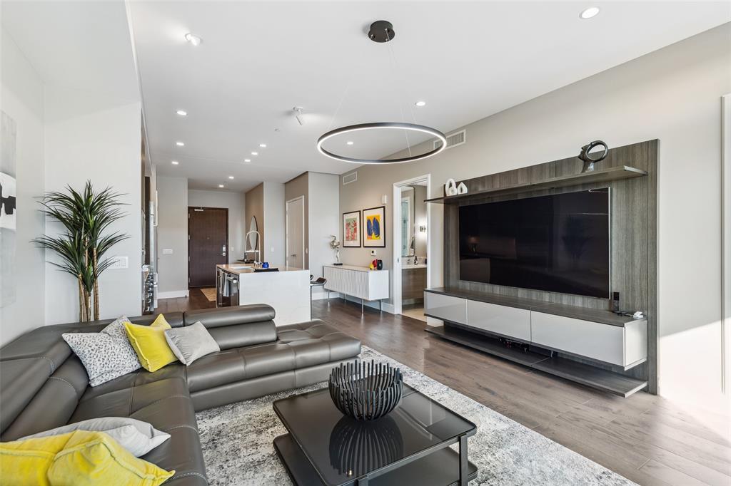 7901 Windrose Avenue 705