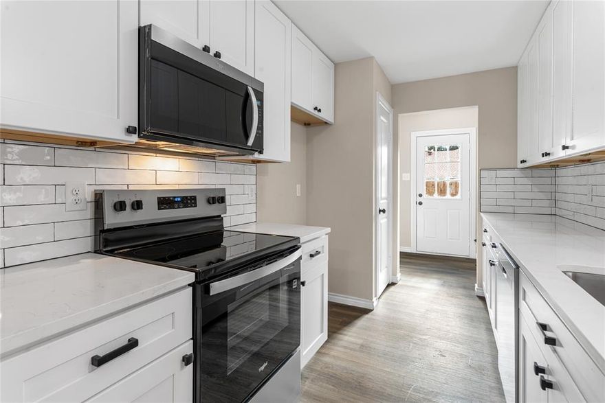 Come check out this stunning remodeled half duplex in West Fort Worth! This move in ready gem offers modern luxury with low maintenance living. It's perfect for first time homebuyers, downsizers or investors. Step inside to an open concept featuring brand new floors, fresh neutral paint, and abundant natural light throughout. The kitchen boasts quartz countertops, stainless steel appliances and shaker style cabinets! Relax in the spacious living room or private primary suite before heading to your own fenced backyard. Quick access to trails, parks, highways, and shopping with NO HOA Fees!