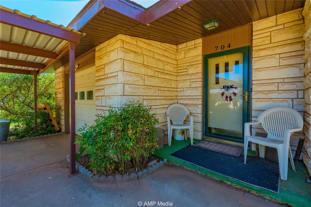 704 E Burnside