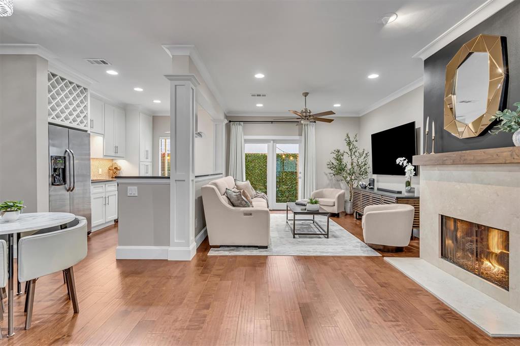 4242 Travis Street 102