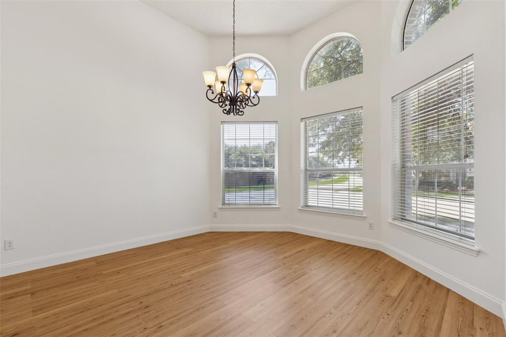 1084 Leisure Lane