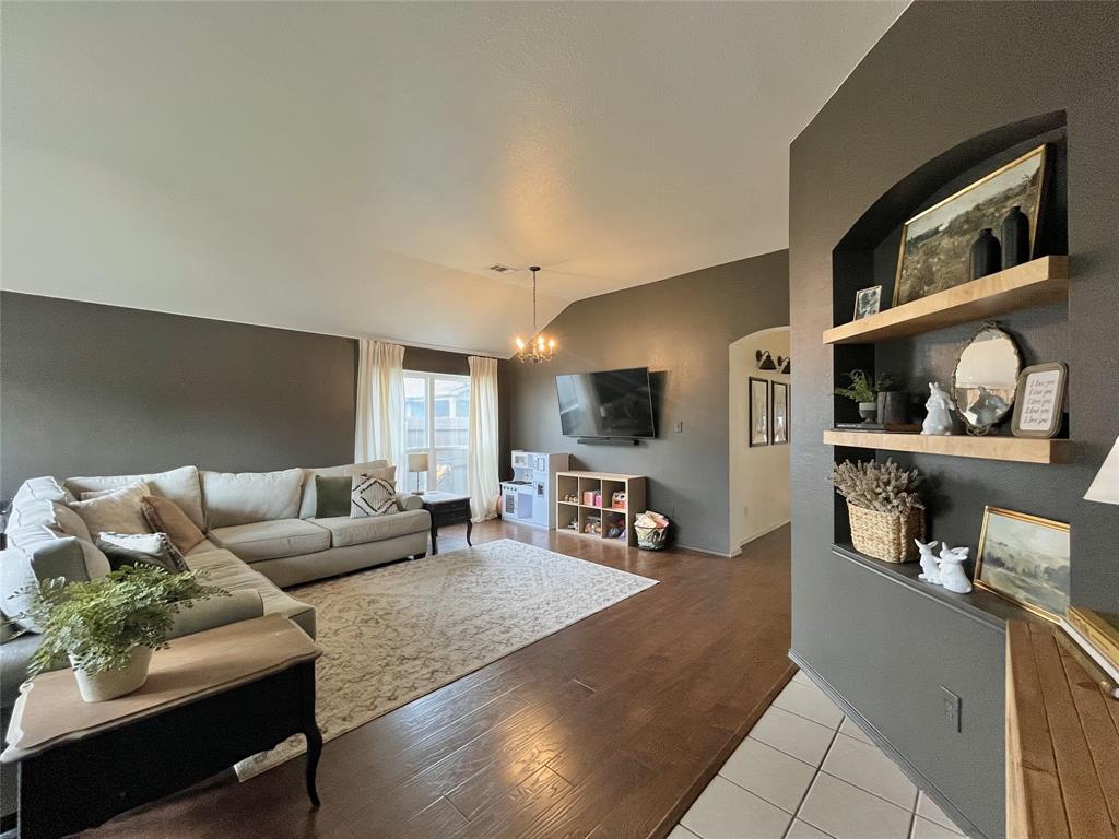 5805 Bridal Trail