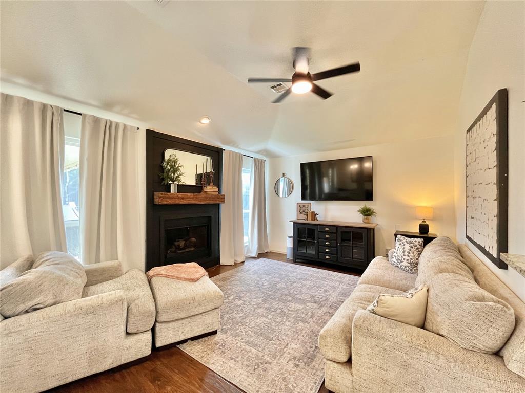 5805 Bridal Trail