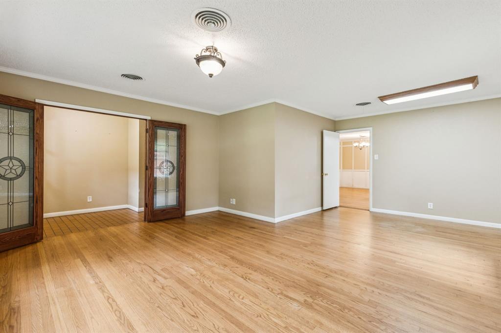 916 Edgewood Place