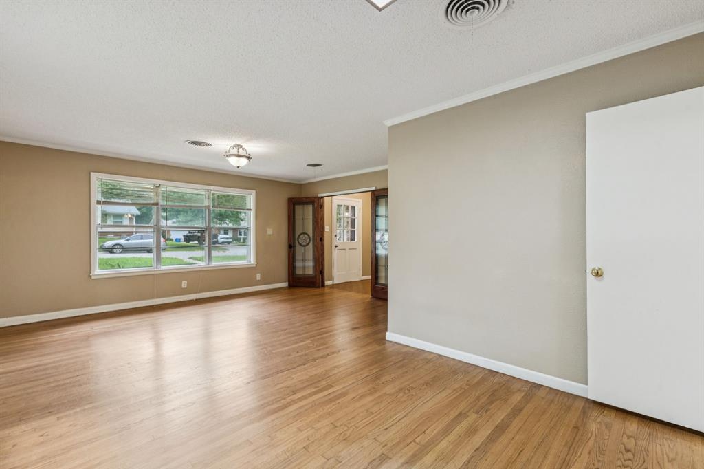 916 Edgewood Place