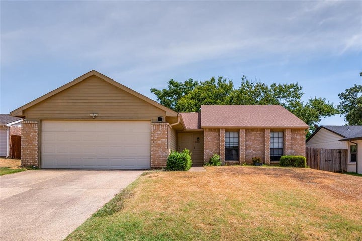 Photo 1 of 24 — 2602 Knoll Trail, Euless, TX 76039