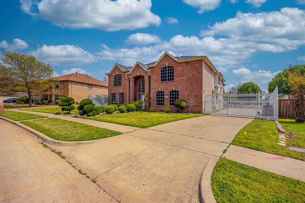 808 Sabona Drive