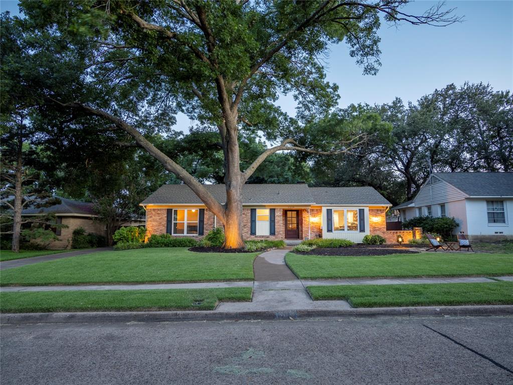 1219 Elmwood Drive
