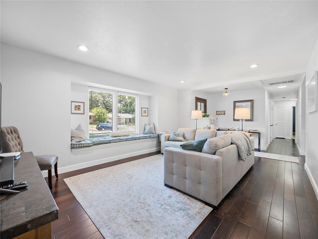 1219 Elmwood Drive