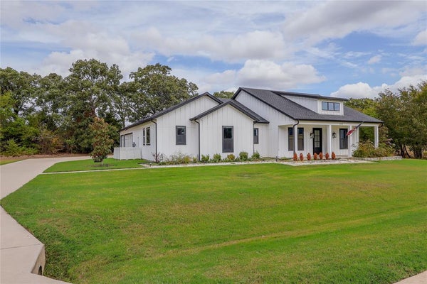 288 HICKORY CT, QUINLAN, TX 75474 - Image dfbc2ceb0d1d4f9514287a474dd4b16d/716326041