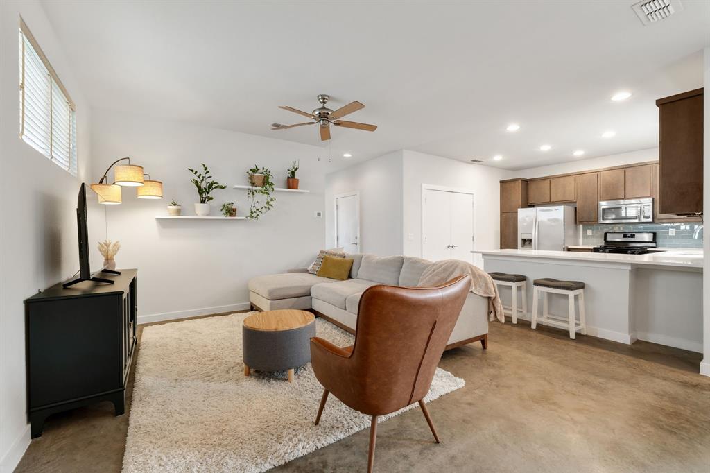 6542 E Lovers Lane