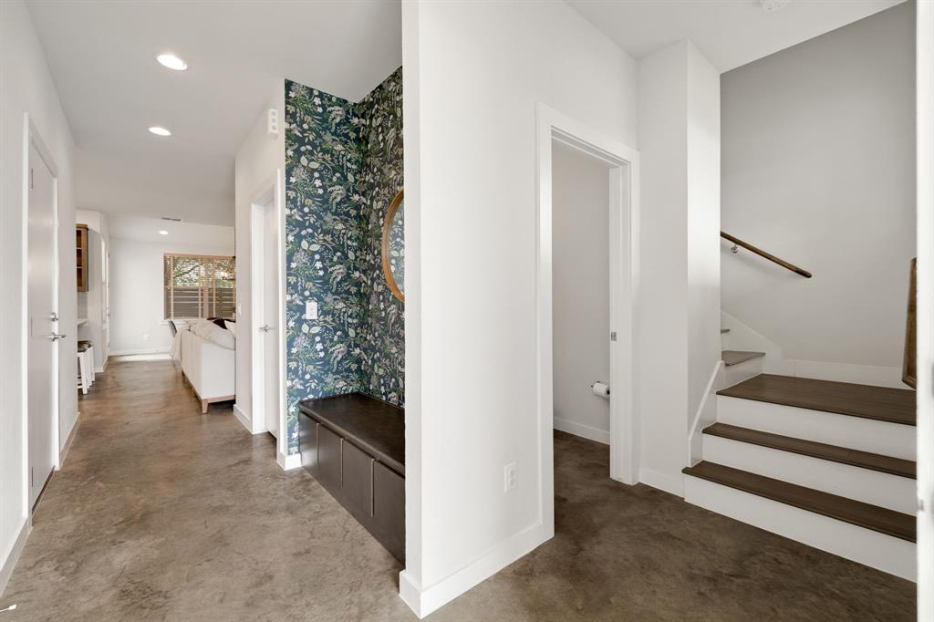 6542 E Lovers Lane