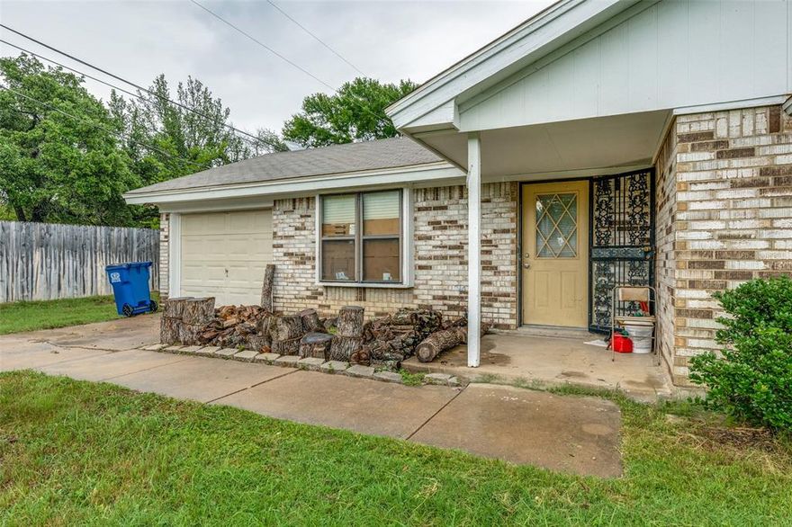 Experience the allure of a classic home just two miles from Eagle Mountain Lake! Ideally situated near shops and dining options, and only twenty miles from Fort Worth, this residence blends tranquility with convenience. This charming single-story home includes 2 bedrooms, 1 bathroom, and a one-car garage. The generously-sized bedrooms feature ample closet space, and the bathroom is well-equipped. Enjoy the large backyard, perfect for relaxation. The serene neighborhood enhances the appeal, offering a peaceful retreat. This property presents an exciting opportunity to personalize and increase its value. With its excellent location, spacious design, and potential, it’s more than just a home; it’s an opportunity to create your ideal lifestyle. Enjoy the best of suburban living while staying close to the lake and urban amenities. The seller is motivated and ready to make a deal.