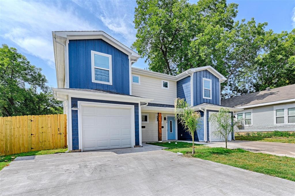 Photo 1 of 25 — 208-212 E Cherry Street, Sherman, TX 75090