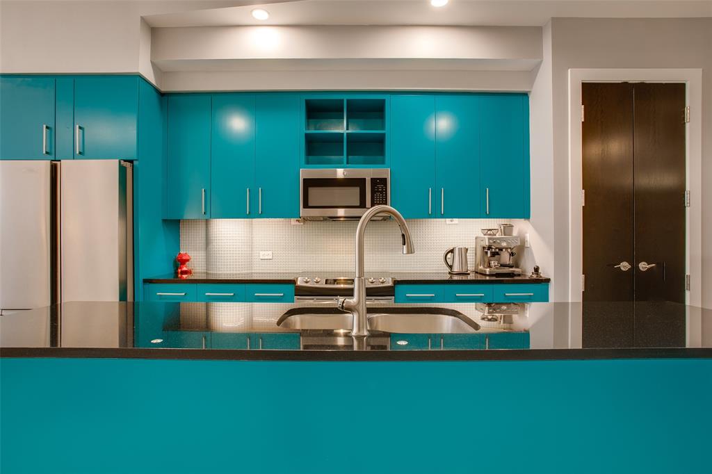 One Montgomery Plaza Residence Condo - Residential