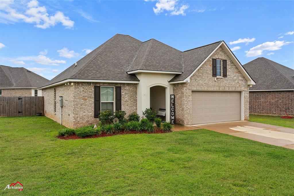 608 Ives Way