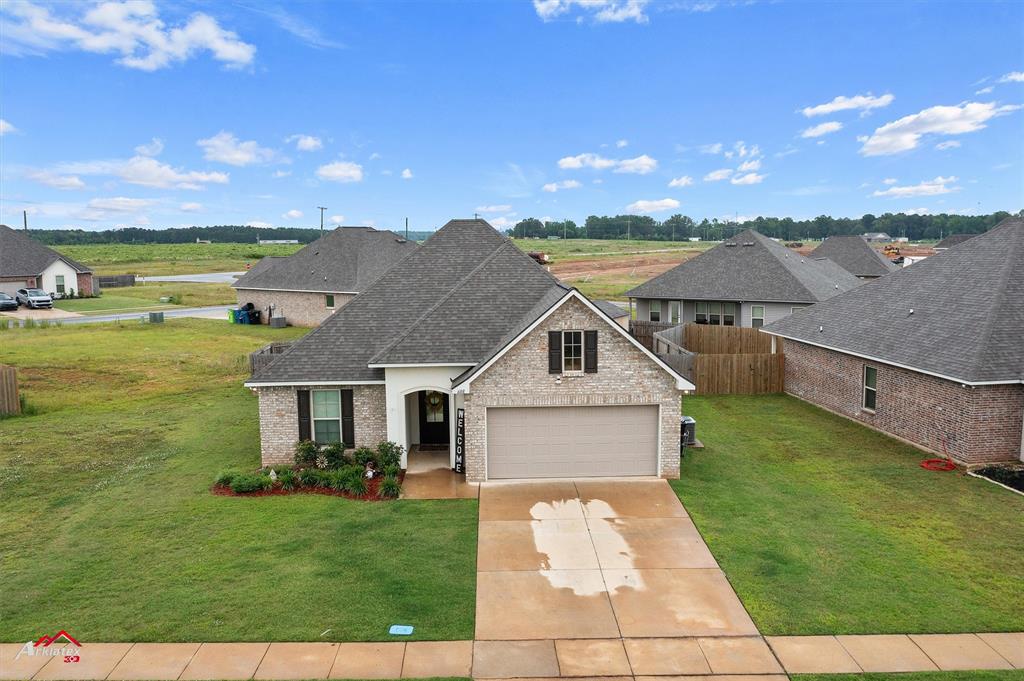 608 Ives Way