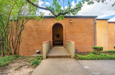 538 E AVENUE J B Grand Prairie TX 75050