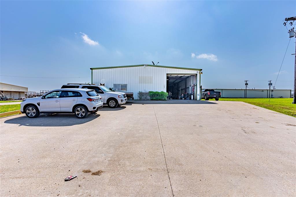 Metro East Ph 1 - Commercial Lease