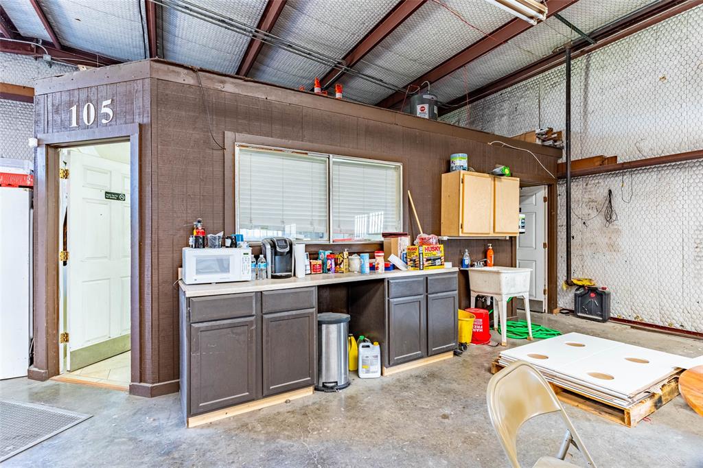 Metro East Ph 1 - Commercial Lease