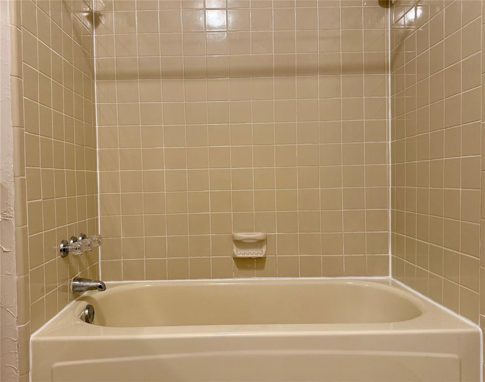 Meadowridge Condos Ph 01 - Residential