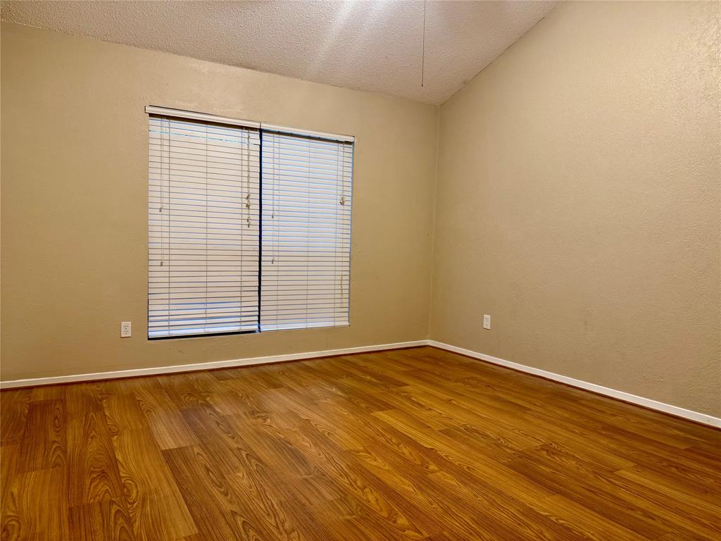 Meadowridge Condos Ph 01 - Residential