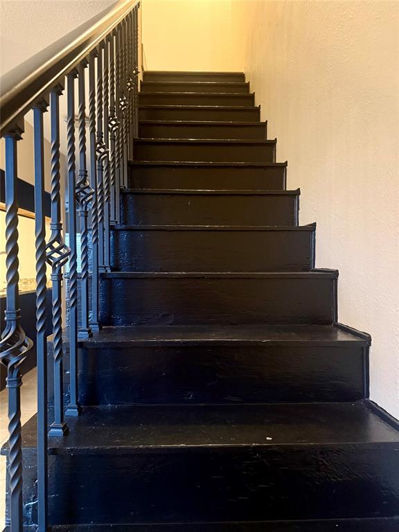 Meadowridge Condos Ph 01 - Residential