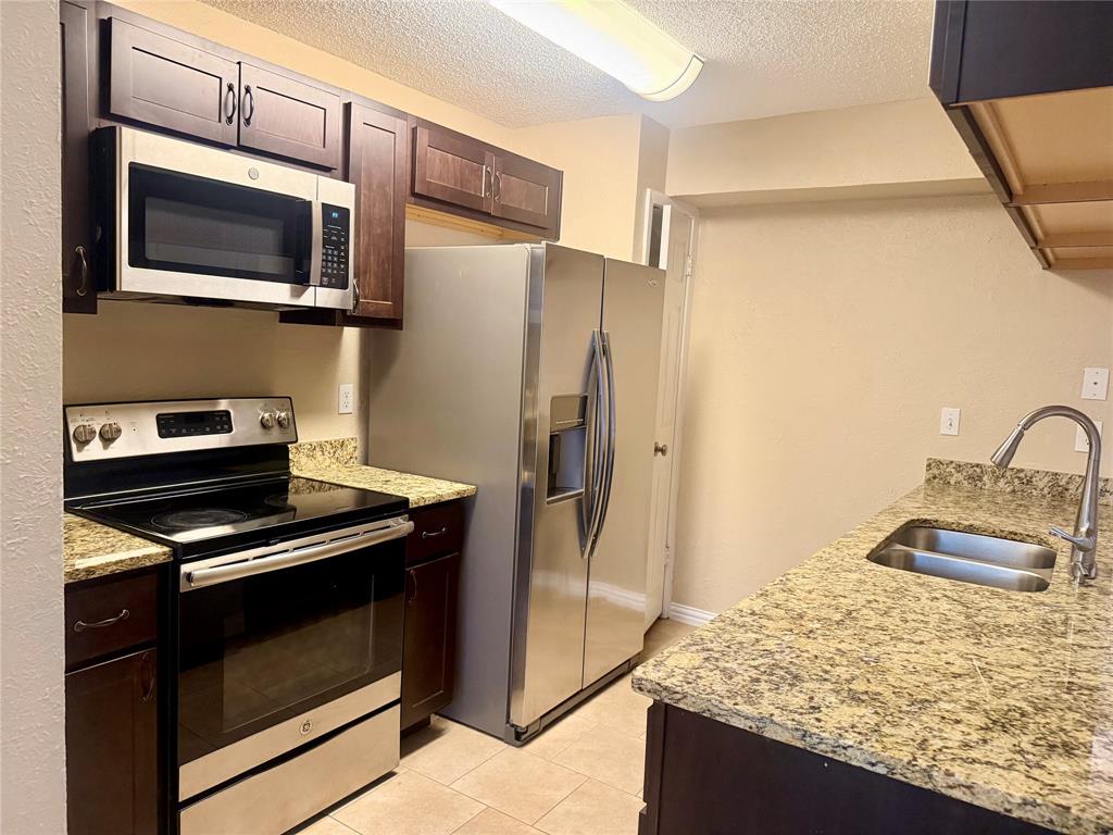 236 Samuel Boulevard 3