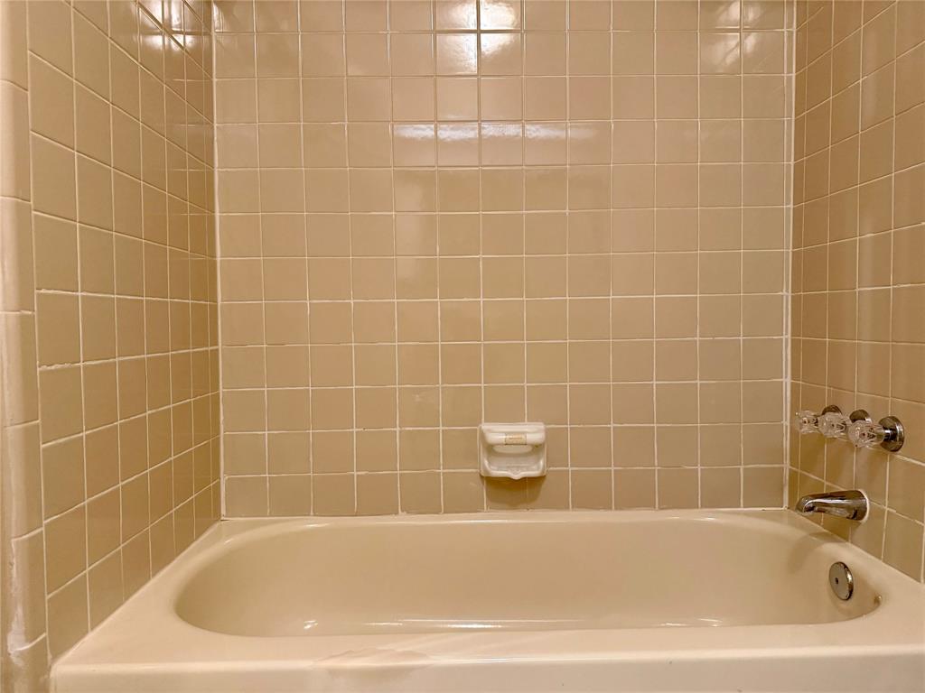 Meadowridge Condos Ph 01 - Residential