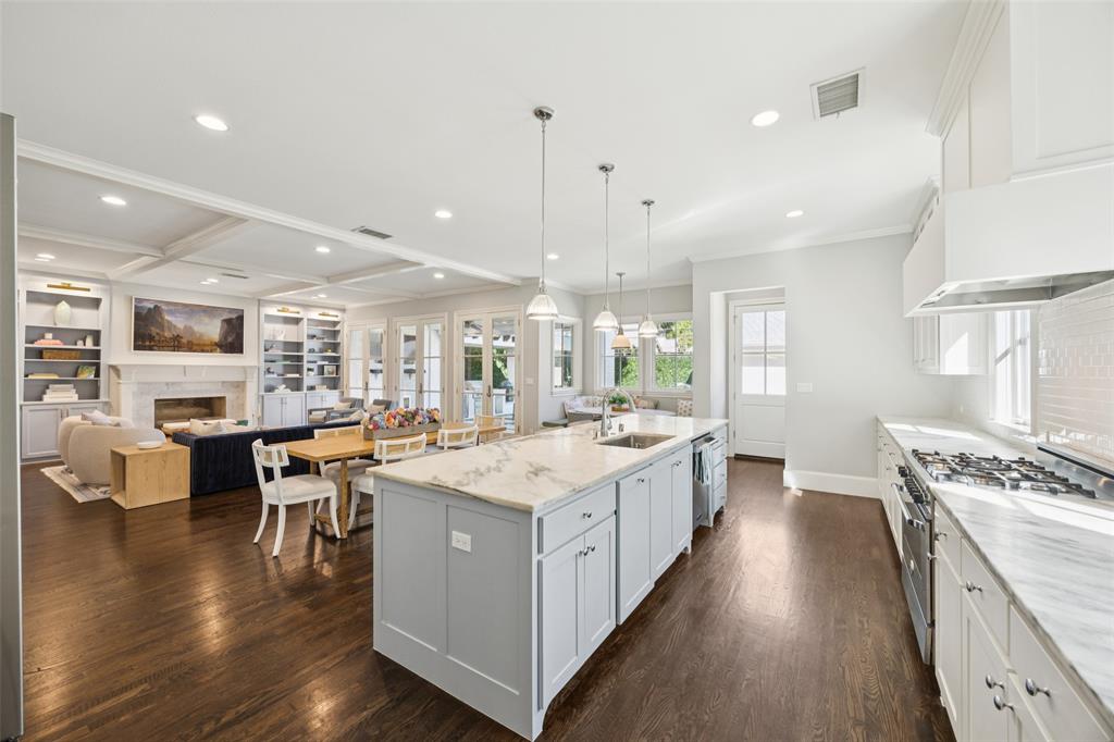 Country Club Estates - Residential Lease